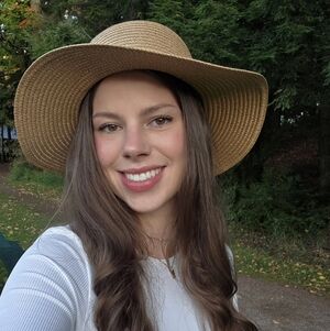 Meet your Posher, Alexi